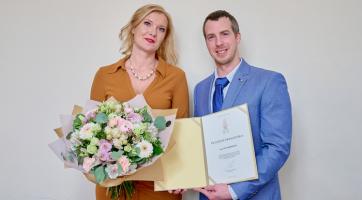 Cenu primátora získala učitelka francouzštiny Iva Adámková