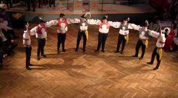 Reprezentační ples města propojil tři veselské prostory