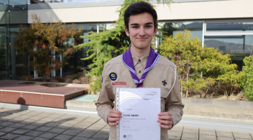 Petr Kroča má certifikát absolventa programu Mezinárodní cena vévody z Edinburghu