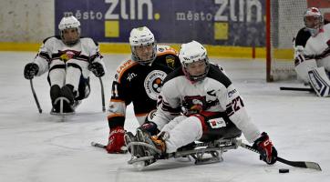 Sledge hokejisté Zlína zlomili Ostravu a v sérii o páté místo se ujali vedení 
