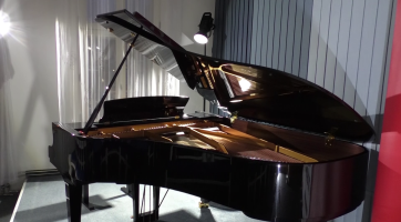 Valašskomeziříčská ZUŠka pokřtila nové koncertní křídlo