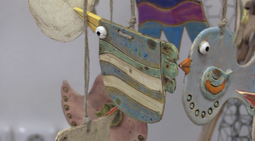 V Radniční galerii se představuje keramický kroužek ZŠ Dr. Joklíka