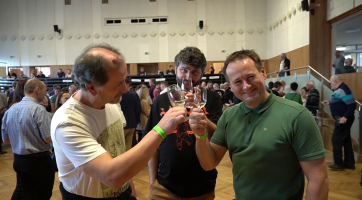 Družební výstava vín zahájila provoz zrekonstruovaného domu kultury