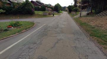 V Bělově začala rekonstrukce silnice ve směru na Žlutavu. Úplná uzavírka potrvá do října