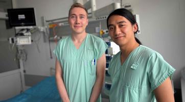 Stáž v Baťově nemocnici si Joonas a Kaipo z Finska pochvalují