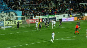 Slovácko před vyprodaným stadionem podlehlo Slavii