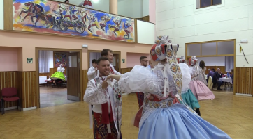 O velikonoční neděli se krojovaná mládež sešla na tradiční zábavě