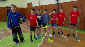 Jedenáctiletí florbalisté z Mariánského náměstí vybojovali pro svou školu 8. místo v ČR