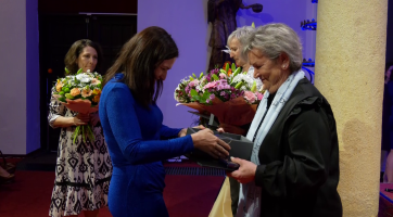 Učitelka MŠ Ivana Garajová převzala krajské ocenění za vynikající práci ve školství