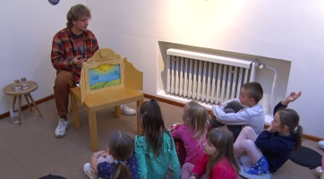 Koloběh vody dětem představilo japonské divadlo Kamishibai