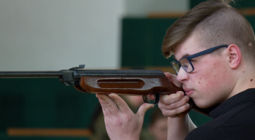 Studenti z Uherského Brodu vystříleli zlato ve vzduchovkové lize středních škol