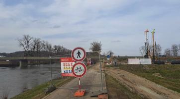 ŘSD apeluje na cyklisty, aby nevjížděli do staveniště dálničního mostu u Napajedel. Riskují vážný úraz