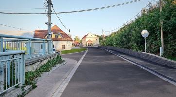 Úplná uzavírka a objížďka přes Kvítkovice. V Malenovicích začala rekonstrukce Švermovy ulice