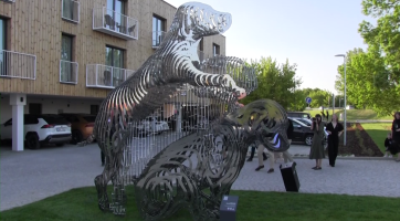 Ve veselském přístavu je nový poeziomat a socha Davida Černého