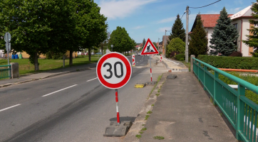 Výstavba nového chodníku v místní části Hrádek splatí dluh z minulosti