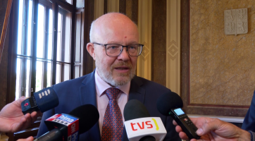 Ministr zdravotnictví Vlastimil Válek měl pro Uherskohradišťskou nemocnici jen slova chvály