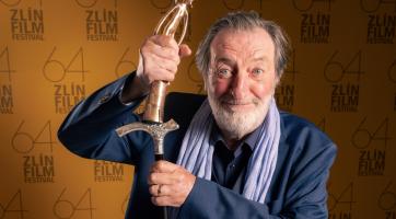 Dotáhl jsem to až sem, do Zlína! Bolek Polívka si převzal Zlatý střevíček