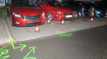 Opilý řidič naboural v Kroměříži několik zaparkovaných aut. Nadýchal skoro tři promile