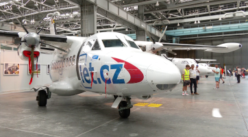 Letecká továrna v Kunovicích pořádala den otevřených dveří. Do areálu si našlo cestu pět tisíc lidí