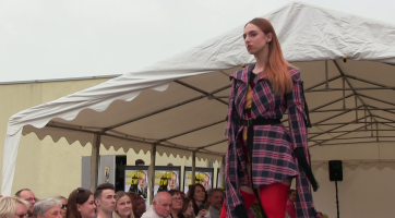 Čtyři roky studia zakončila módní přehlídka