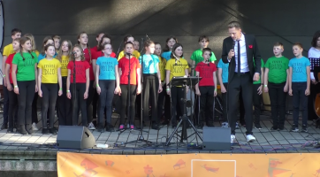 ZUŠka z Valašského Meziříčí slavila 85 let s Ondřejem Rumlem