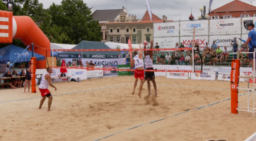 Plážový volejbal se na Slováckém létě těšil velkému diváckému zájmu