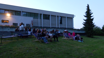 Letní kino ve Smetanových sadech nabízí program do konce prázdnin