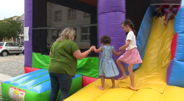 Prázdniny zpříjemňuje i skákací hrad