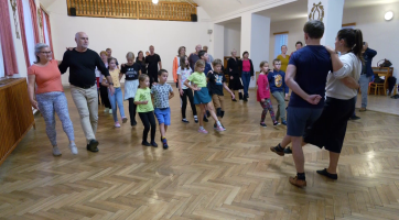 Škola lidových tanců přilákala zájemce až z Fryštáku u Zlína