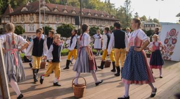 Srdce milovníků folkloru zaplesá! Luhačovice opět ožijí Písní a tancem