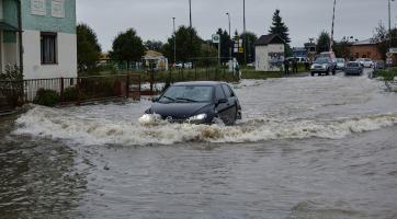 Ve Zdounkách museli evakuovat 60 lidí. Povodně trápí i Kroměříž