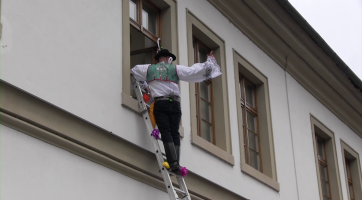 Pro hodové právo musel stárek vystoupat po žebříku 