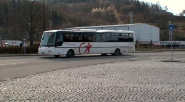 Cestující veřejnou dopravou čekají změny, zastávky budou na znamení