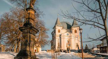 Na Svatý Hostýn na Silvestra pojedou speciální vlaky a autobusy