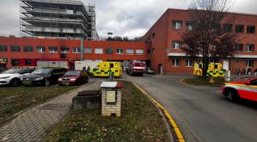 Včerejší požár nemocnice ve Zlíně: 150 evakuovaných, škoda za 10 milionů korun, příčina prozatím nejasná