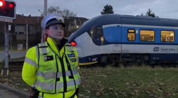 Na železničním přejezdu v Prštném srazil vlak dvaaosmdesátiletou ženu