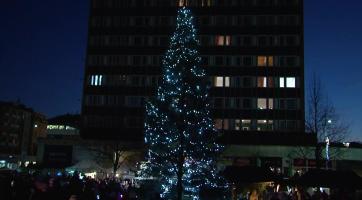 Městské vánoční stromy ve Vsetíně už svítí 