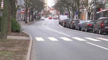 Největší opravy povrchů komunikací v Hodoníně za poslední roky jsou u konce