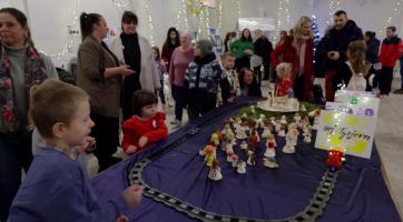 Děti vystavují na Panském dvoře tři stovky prací