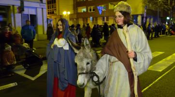 Průvod v Hodoníně vedl svatý Martin na koni, uzavřel jej velbloud