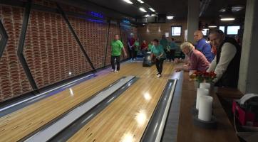 Sedm seniorských družstev proti sobě bojovalo ve vánočním bowlingovém klání