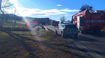 Tragédie u Koryčan: srážku s nákladním vozidlem nepřežil osmasedmdesátiletý řidič fabie 