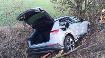 Po nehodě osobních vozidel u Holešova zůstali dva zranění