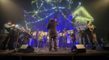 Na konci roku se nejen obyvatelé Zarazic sešli u kapličky Panny Marie