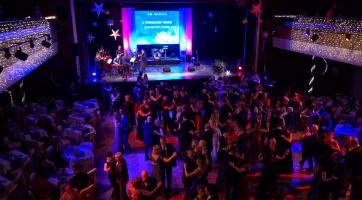 Na plese Uherského Hradiště se snoubily standardní tance s folklorem