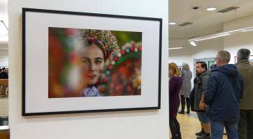 Za okrajem nabízí kontrast fotografií Martina Štechra a Karla Gamby