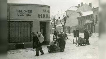 Před 82 lety odvezly vlaky tři tisíce dětí, žen a mužů do vyhlazovacích táborů