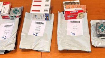 Zlínští celníci odhalili nelegální zboží za čtvrt milionu. Šlo o léky na mužskou potenci