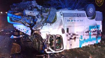 Nehoda dodávky a dvou osobáků u Kunovic si vyžádala tři zraněné