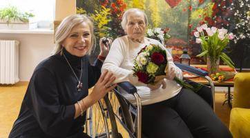 Obyvatelka domova pro seniory v Lukově oslavila 101. narozeniny